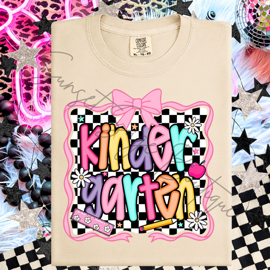 Teacher Pink Groovy Kindergarten